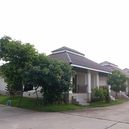 Samsiri Resort Korat Nakhon Ratchasima Luaran gambar